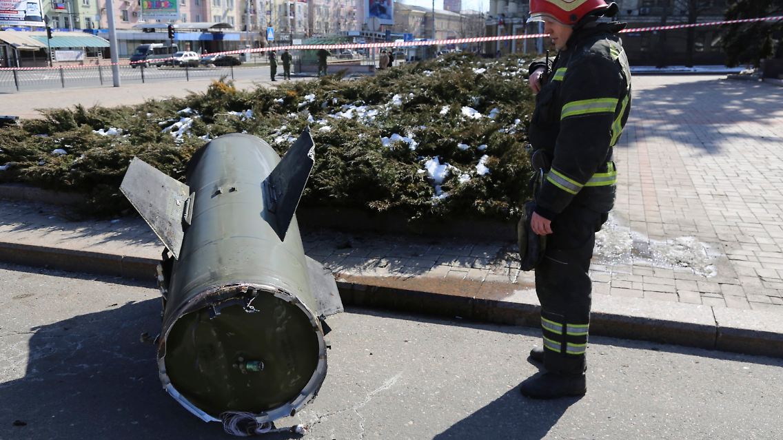 Fragment einer ukrainischen Tochka-U-Rakete in Donezk.