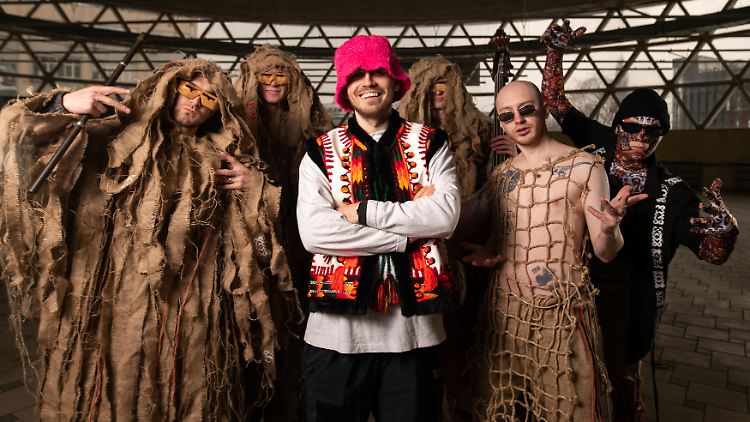 Die ukrainische Band Kalush Orchestra - jetzt schon Favorit beim ESC in Turin.