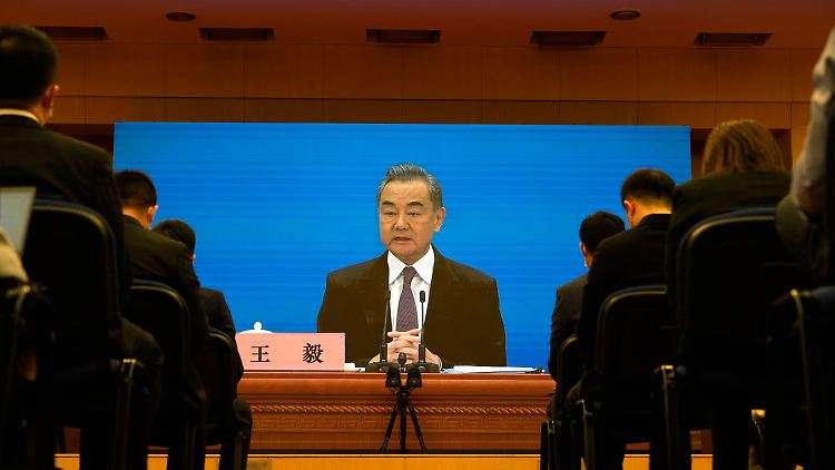China will sich laut Außenminister Wang Yi aus dem Ukraine-Krieg raushalten.
