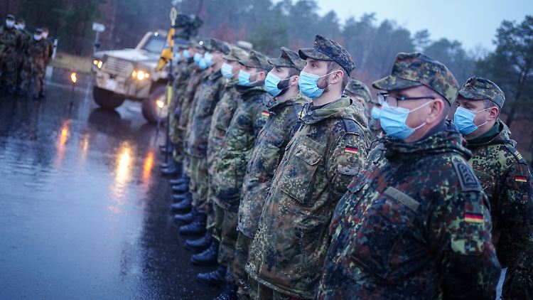 Die aktuell knapp 184.000 Soldatinnen und Soldaten sind schlecht ausgerüstet.