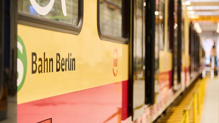Bus und Bahn können für viele eine klimafreundliche Alternative zum Auto bieten.