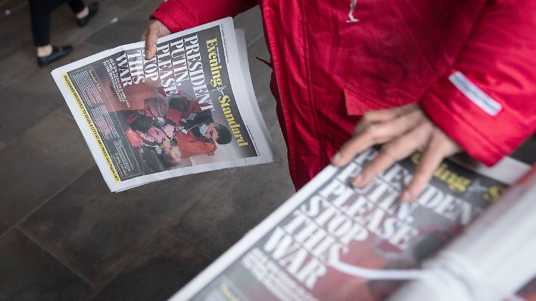 Im "Evening Standard" rief Lebedev Putin dazu auf, den Krieg zu beenden.