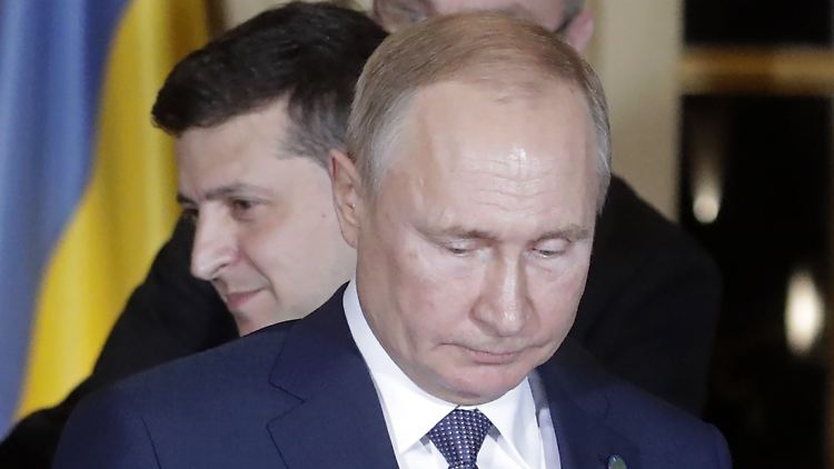 Gemeinsame Aufnahmen vom ukrainischen Präsident Selenskyj und seinem russischen Amtskollegen Putin liegen schon einige Zeit zurück, hier ein Archivbild vom "Normandy Summi" im Dezember 2019.