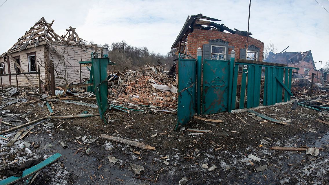 Durch Luftangriffe zerstörte Wohnhäuser in der Region Sumy.