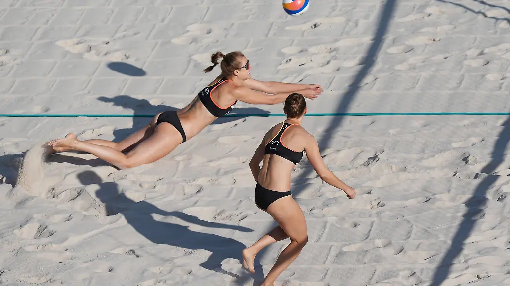 Feiern-souveraene-Siege-Svenja-Mueller-und-Cinja-Tillmann