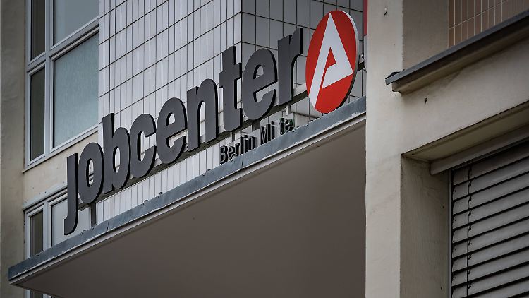 Wer nicht zum Termin im Jobcenter erscheint, muss weiter mit Sanktionen rechnen.