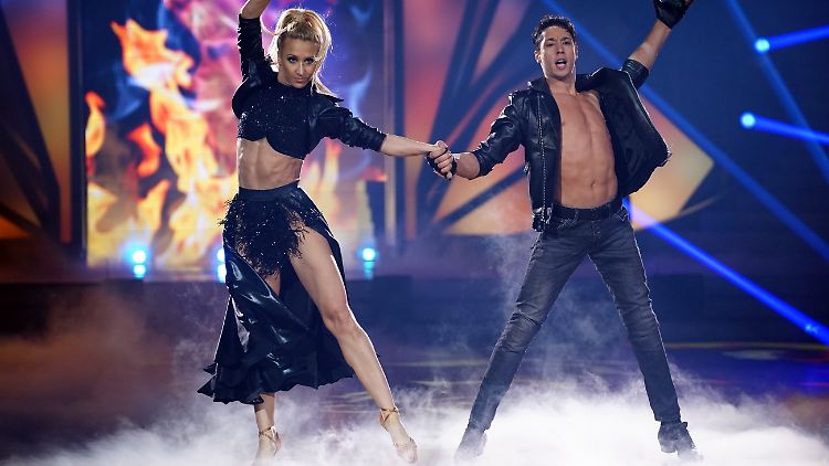 Bislang waren Kathrin Menzinger und René Casselly ein "Let's Dance"-Traumpaar - jetzt muss er erst einmal mit einer anderen tanzen.