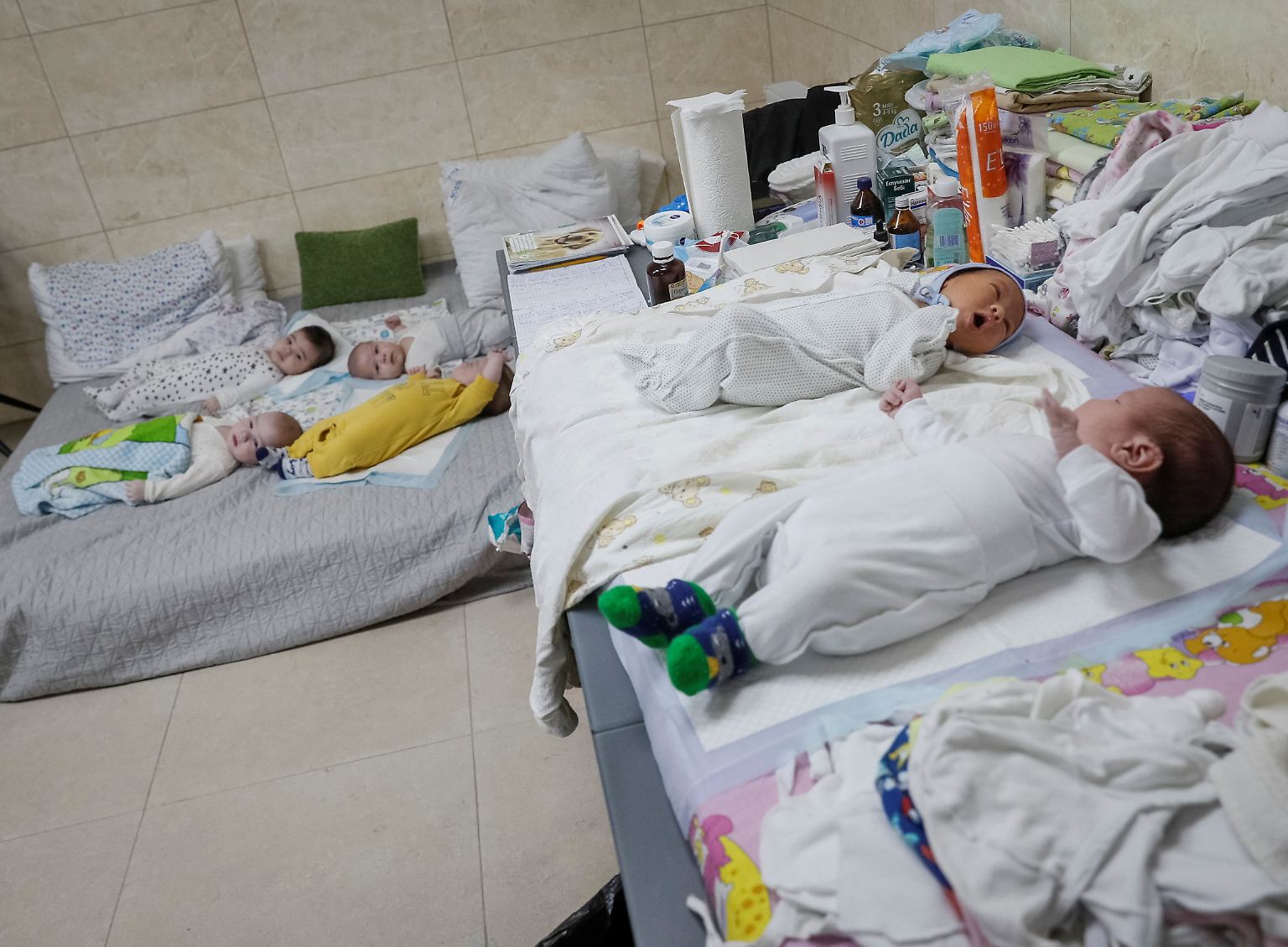 Normalerweise werden die Babys, die Leihmütter in der Ukraine zur Welt gebracht haben, in einem Hotel an ihre Eltern übergeben. 