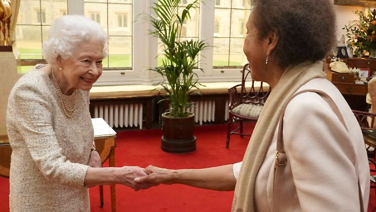 Bei der Preisverleihung auf Schloss Windsor erschien die Queen bei guter Gesundheit und bester Laune.