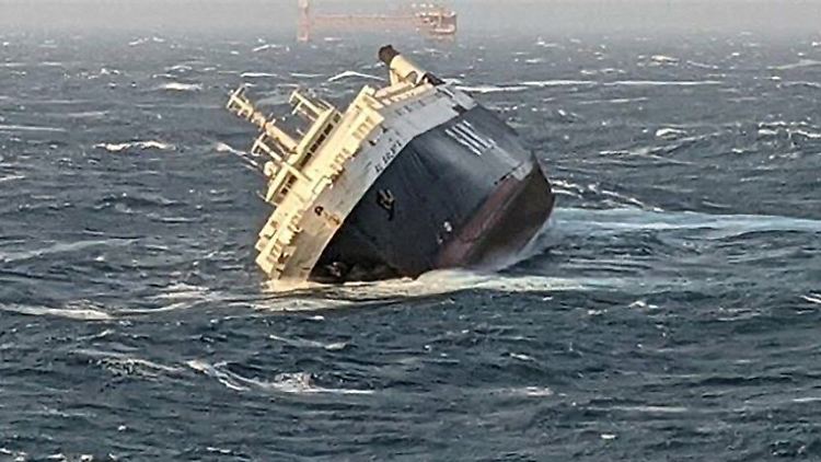 Das Frachtschiff sank offenbar infolge des schlechten Wetters vor der iranischen Küste.