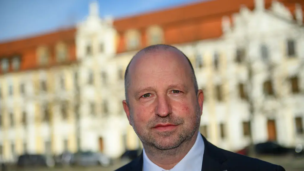 Der-Aufarbeitungsbeauftragte-Johannes-Beleites-will-dass-den-Betroffenen-Demokratie-und-Rechtsstaat-mit-einem-Laecheln-begegnen