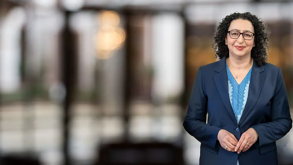 Die-bisherige-Staatssekretaerin-im-hessischen-Wirtschaftsministerium-Lamia-Messari-Becker-hat-Aerger