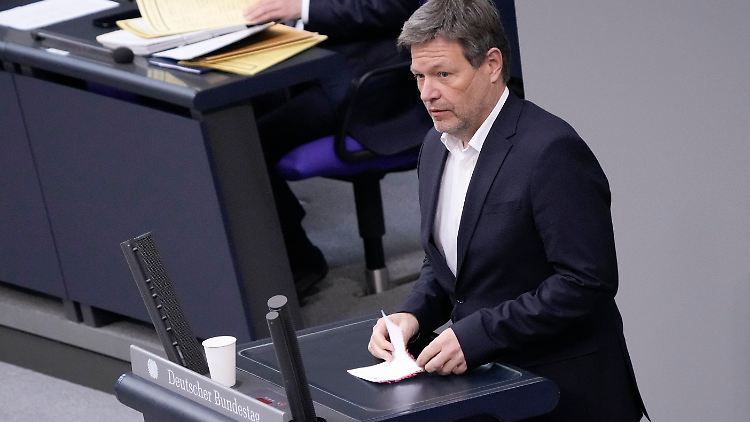 Der russische Angriffskrieg auf die Ukraine habe die Frage der Energiesicherheit in das Zentrum der internationalen Diskussion gerückt, sagt Robert Habeck.
