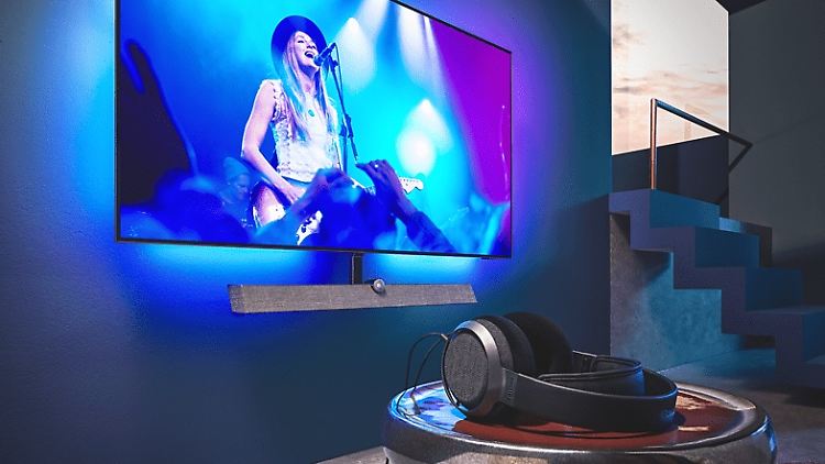 Der Philips-Fernseher im Angebot kommt mit knackigem OLED-Bild – und stilvollem Ambilight.