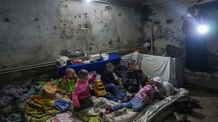 Wie lange die Korridore für humanitäre Hilfe in die Ukraine noch offen sind, ist laut RTL-Charity-Gesamtleiter Wolfram Kons unklar.