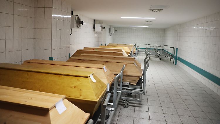 Aktuell sterben wieder viele Ältere im Zusammenhang mit Corona-Infektionen.