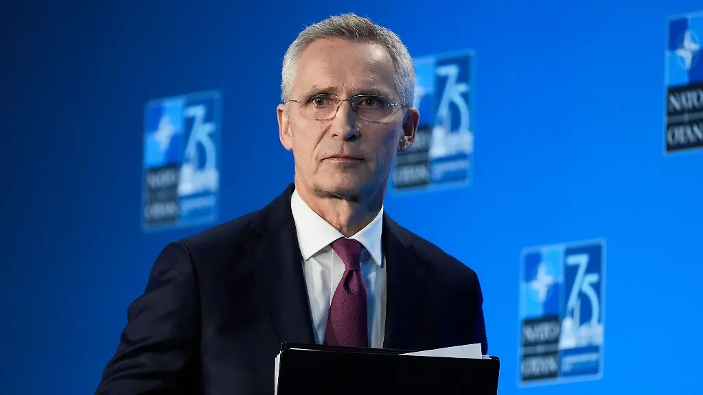 Nato-Generalsekretaer-Jens-Stoltenberg-leitete-die-Sitzung-des-Nato-Ukraine-Rats