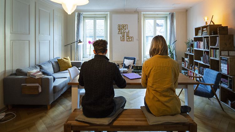 Viele Angestellte werden auch in nächster Zeit noch von zu Hause aus arbeiten.