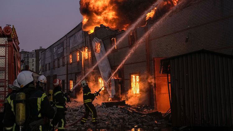 Deutschland will der Ukraine unter anderem bei der Brandbekämpfung helfen.