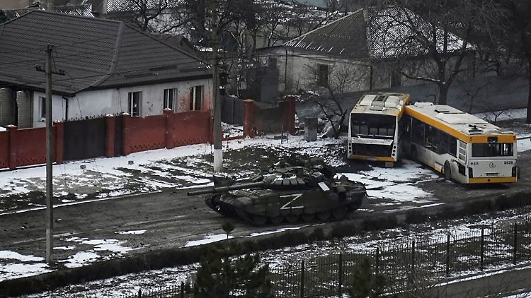Die Hafenstadt Mariupol im Südosten der Ukraine ist vollständig von russischen Truppen eingekesselt.