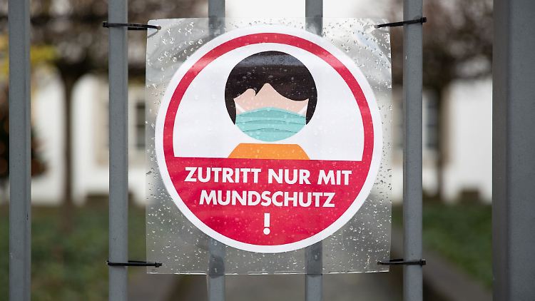 Auch wenn es seltener Pflicht ist, hat das Tragen von Masken noch immer eine große Schutzwirkung.
