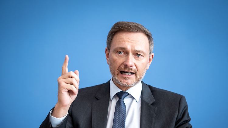 Bundesfinanzminister Lindner will Menschen "in der ganzen Breite der Gesellschaft" entlasten.
