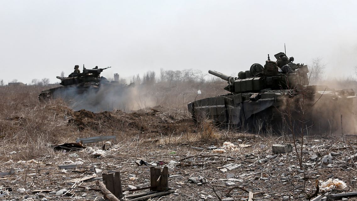 Prorussische Truppen belagern Mariupol, die Stadt ist zu weiten Teilen zerstört.