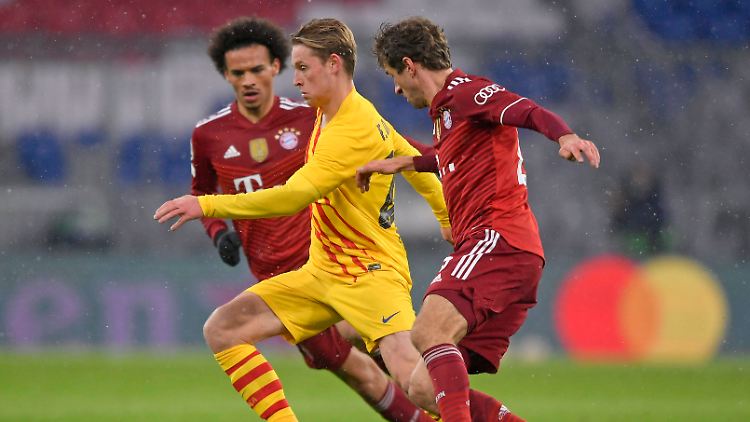 Die Bayern spielen nicht nur sportlich eine Klasse höher als der FC Barcelona.