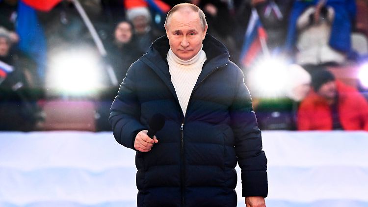 Schicke Jacke: Wladimir Putin am 18. März in Moskau.