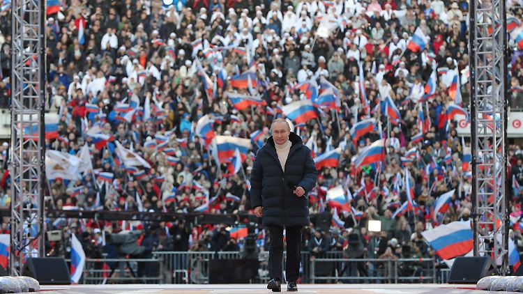 "Putin sagt, er wolle die Ukraine 'entnazifizieren', aber es ist Russland, das die Hochburg des Neonazismus und Faschismus des 21. Jahrhunderts ist", sagt Vakhtang Kebuladze.