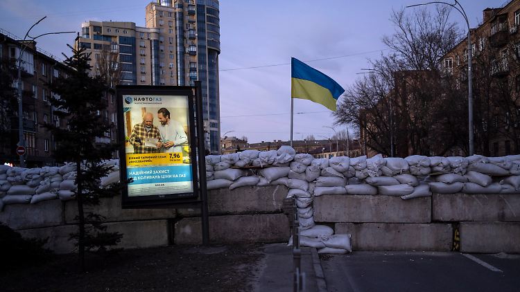 "Was wollt ihr? Uns alle vernichten", sagte Selenskyj an Russland gerichtet.