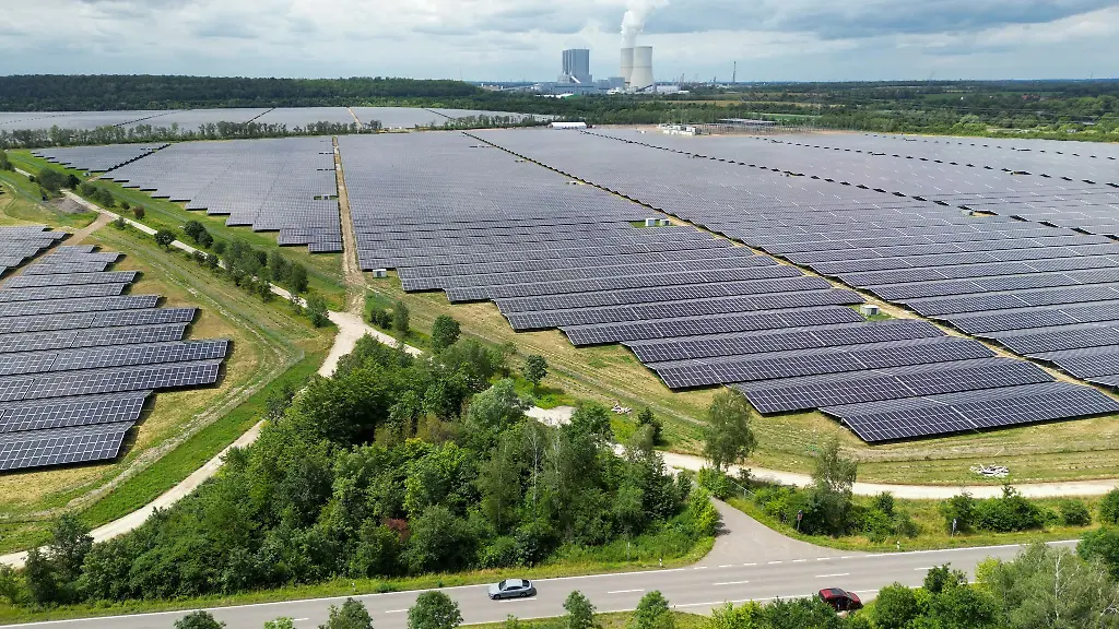 Vom-Solarpark-Witznitz-geht-ein-Brummton-aus-zum-Aerger-der-Anwohner