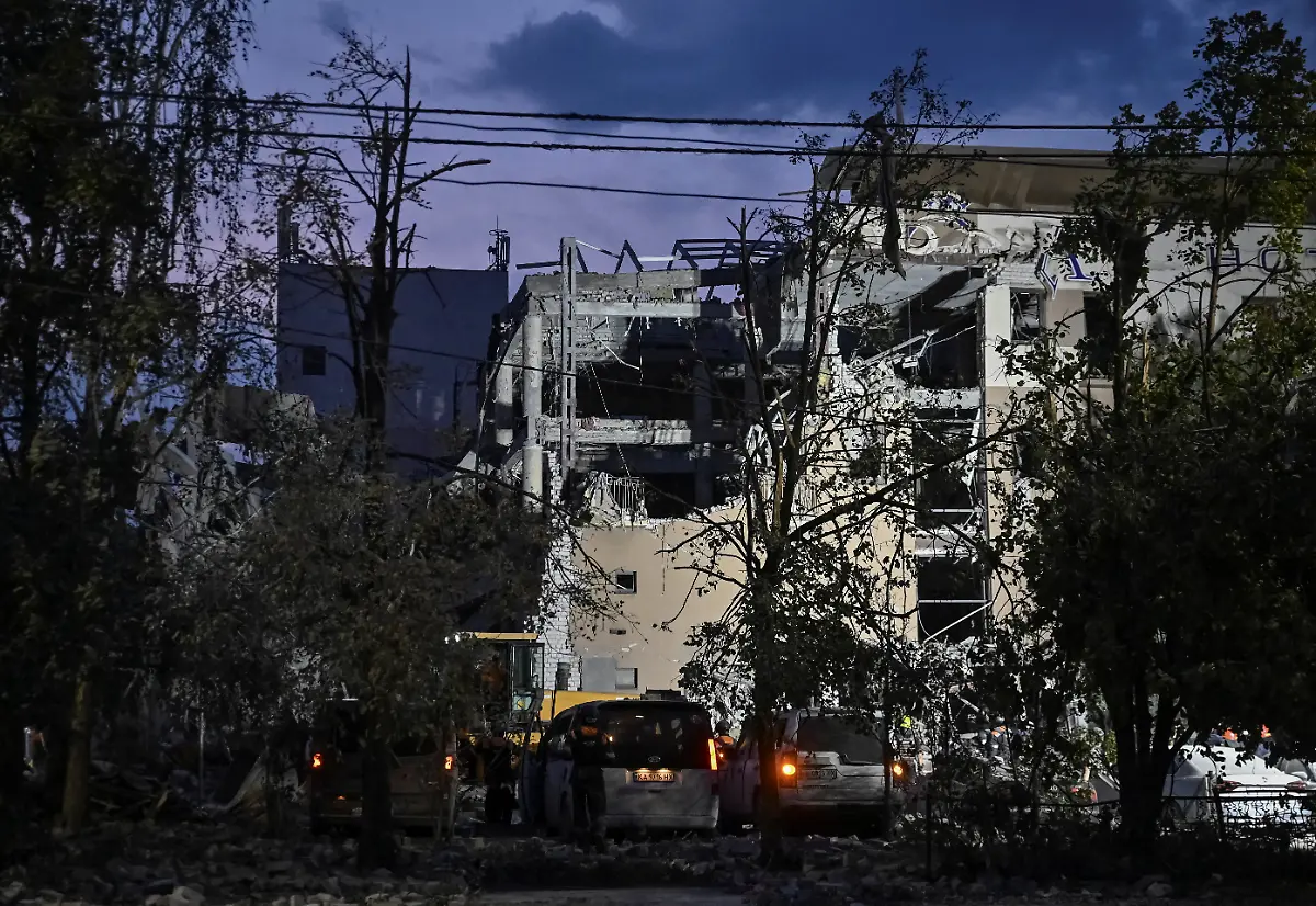 efb3b3b7456c8456780348747d3e0178