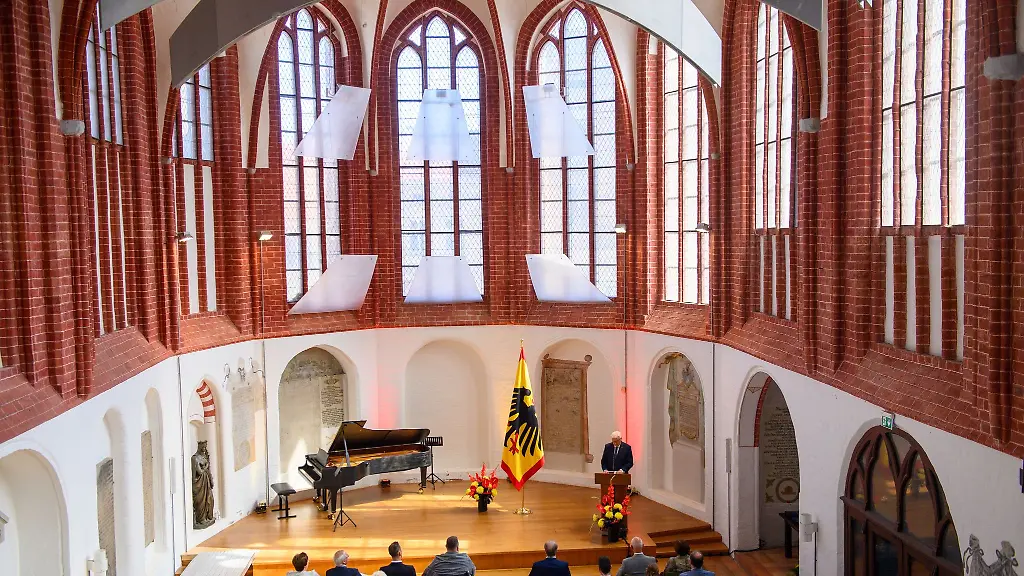 Elf-Buergerinnen-und-Buerger-wurden-ausgezeichnet