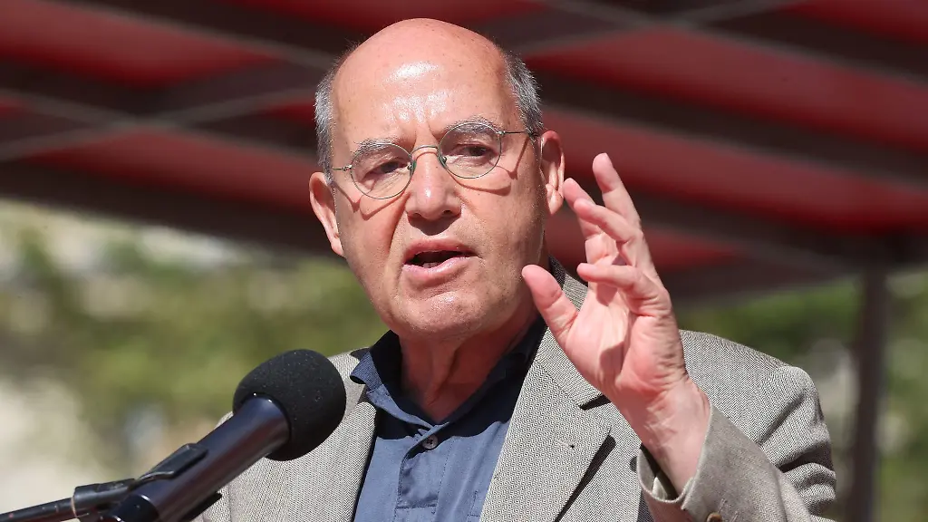 Am-Zwickauer-Hauptmarkt-warnt-Linken-Politiker-Gysi-vor-einer-Gefaehrdung-der-Demokratie