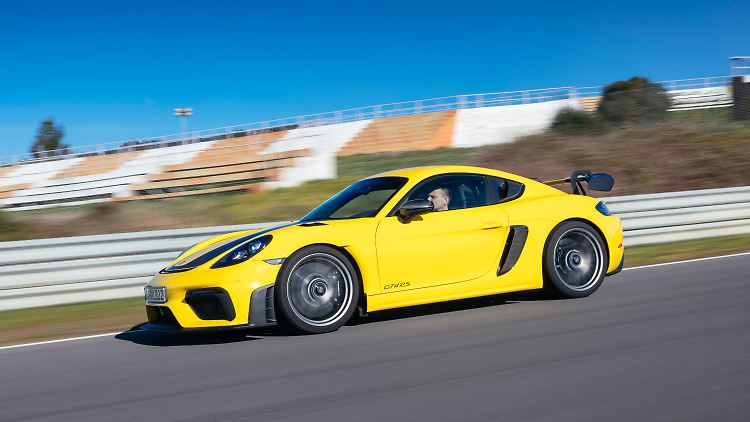Der Porsche GT4 RS ist ein echtes Spaßgerät und war auf dem Rundkurs in Estoril umweltfreundlich mit E-Fuel unterwegs.