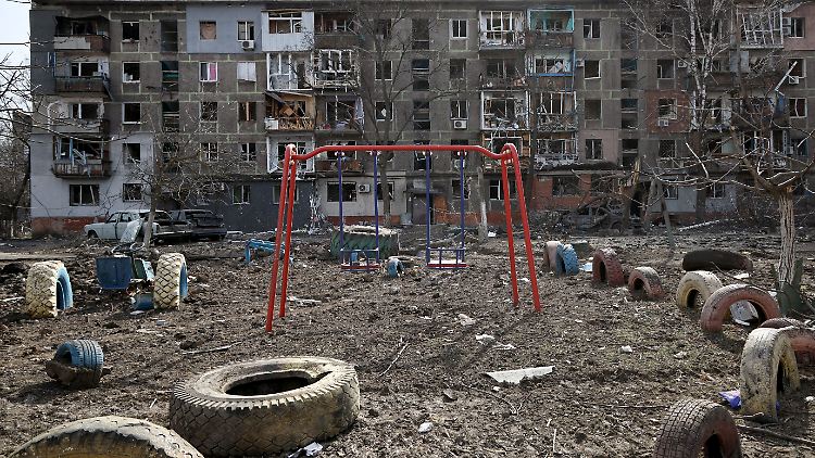 Die belagerte Stadt Mariupol wird derzeit von russischen Truppen in Schutt und Asche gelegt. 
