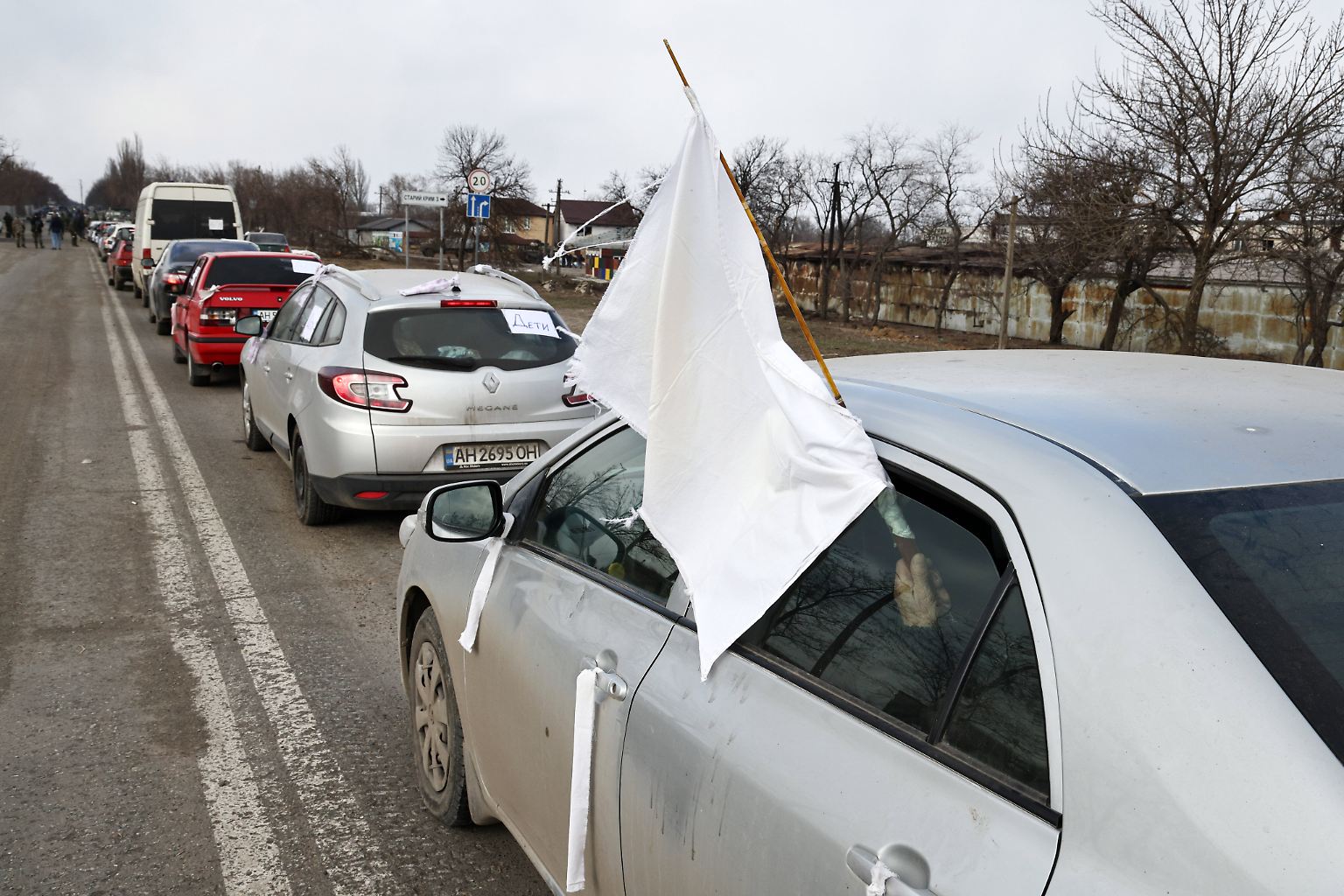 Wer noch kann, versucht rauszukommen. 