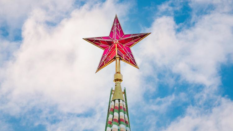 Ein roter Stern über dem Kreml-Palast. Der RIA-Propagandist Pjotr Akopow bezeichnet Russland als eine "der beiden großen Zivilisationen". 