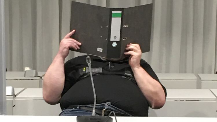 Der Angeklagte an einem Verhandlungstag im Oktober 2020.