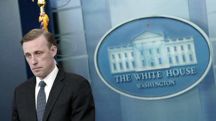 Der Nationale Sicherheitsberater der USA, Jake Sullivan, kündigt neue Sanktionen gegen Russland an.