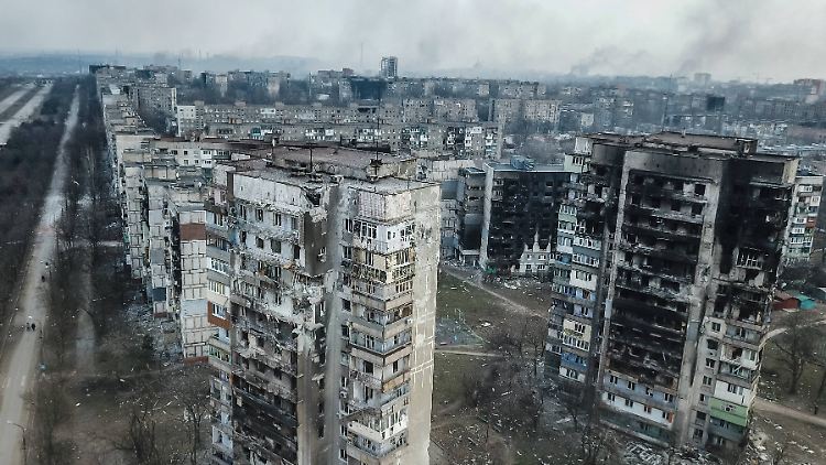 In Mariupol sollen Tausende Menschen in Kellern ausharren. Dieses Bild ist vom Freitag.