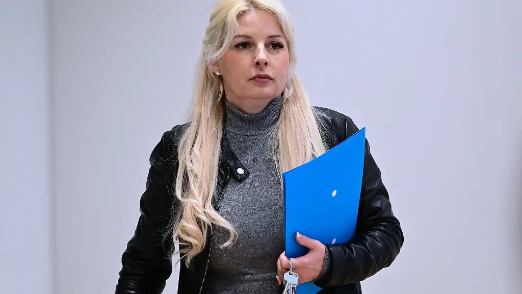 Nach-der-Verbrennung-eines-Wahlkampfflyers-der-Kandidatin-Nicole-Walter-Mundt-richtet-die-CDU-mahnende-Worte-an-die-SPD