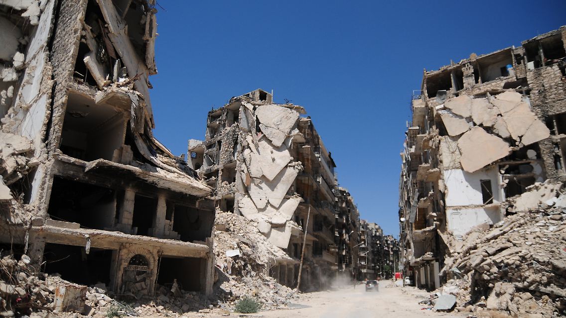 Vor allem der Osten der nordsyrischen Rebellen-Hochburg Aleppo ist völlig zerstört.