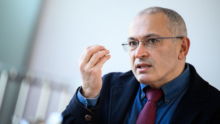Widerstand gegen Putin ermutigen: Kremlgegner Chodorkowski sieht Russland tief gespalten. 