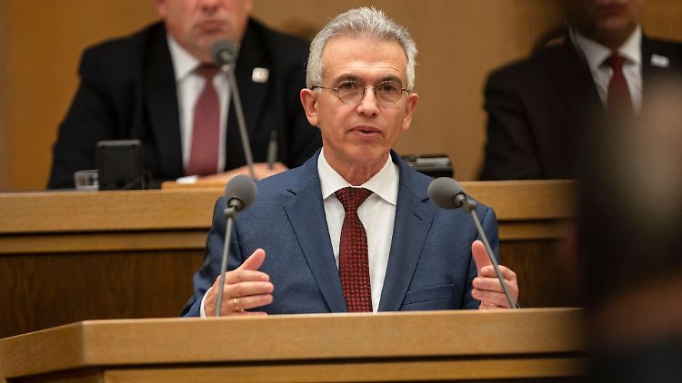 Peter Feldmann wurde erstmals 2012 zum Oberbürgermeister gewählt und 2018 für weitere sechs Jahre in seinem Amt bestätigt. 