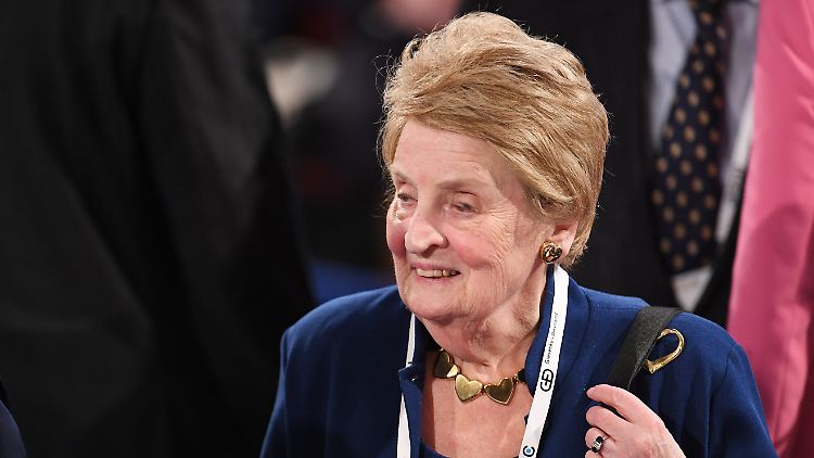 Albright war die erste Außenministerin der USA.