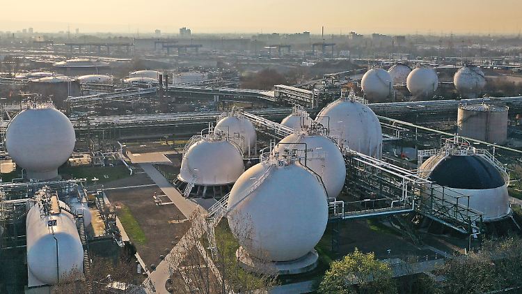 Gasspeicher-Betreiber Uniper kritisiert das geplante Gesetz der Bundesregierung zu verpflichtenden Füllmengen von Gasspeichern. 