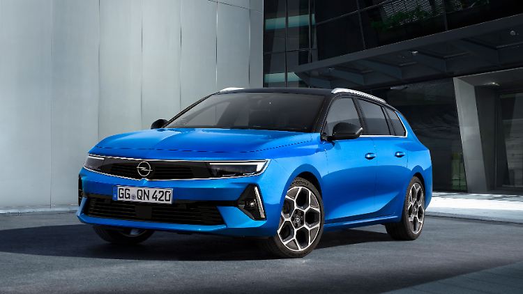 Die jetzt debütierende neue Astra-Kombi-Generation ist die erste, die Opel als PSA-Mitglied und Teil des Stellantis-Konzerns vorstellt.