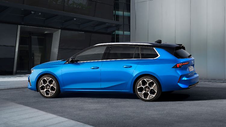 Als Plug-in-Hybrid fährt der Opel Astra Sports Tourer mit einer Systemleistung von 225 PS.